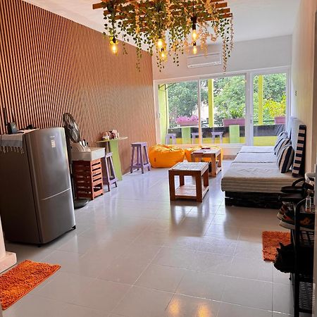 Hostel Republic At Galle Face Colombo Exterior photo