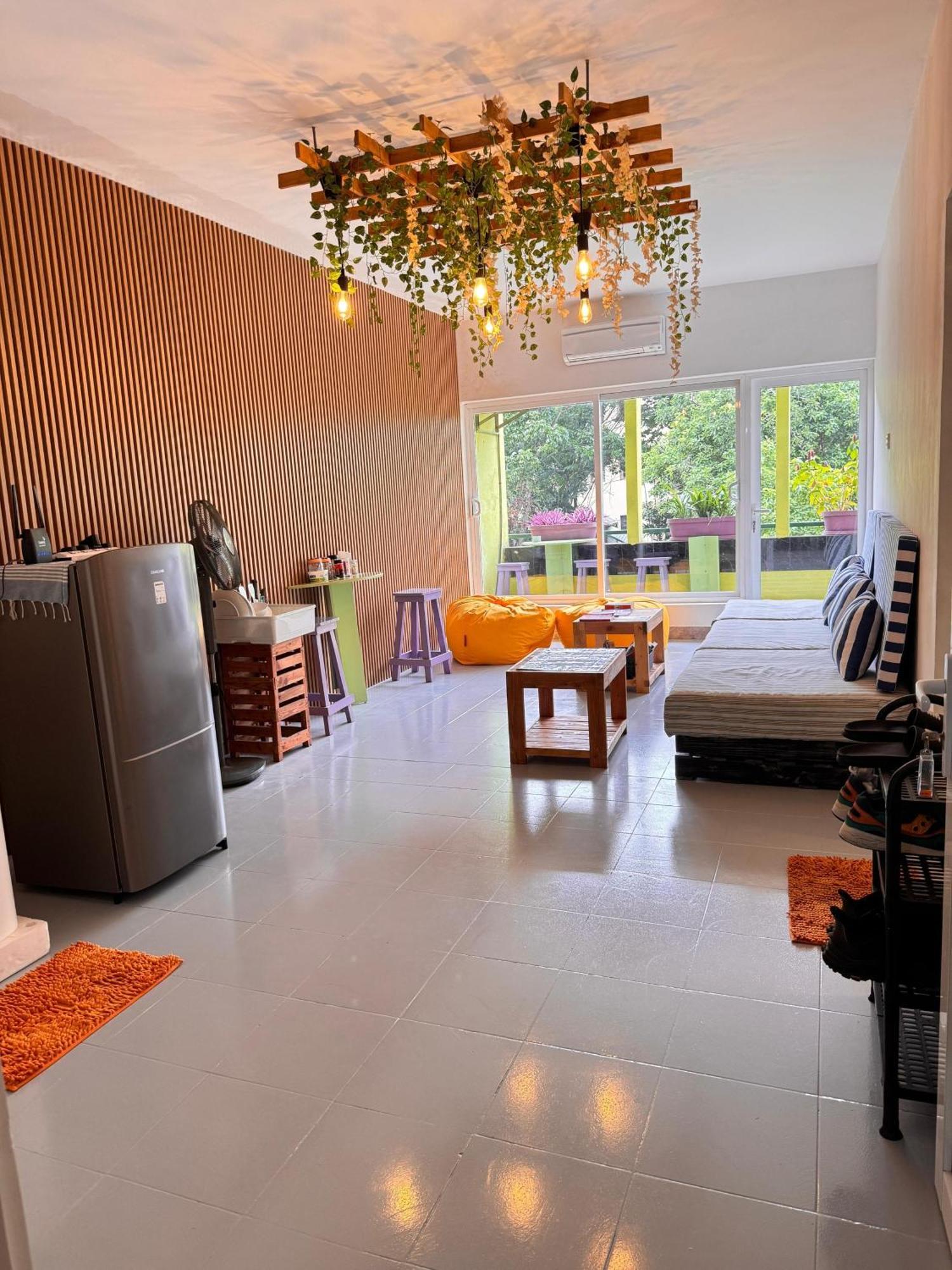 Hostel Republic At Galle Face Colombo Exterior photo