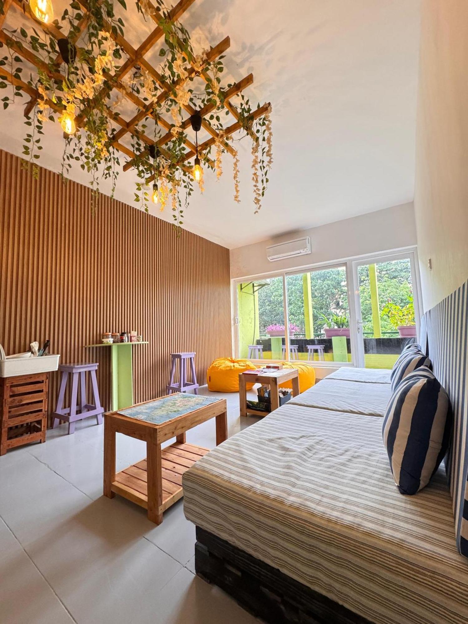 Hostel Republic At Galle Face Colombo Exterior photo